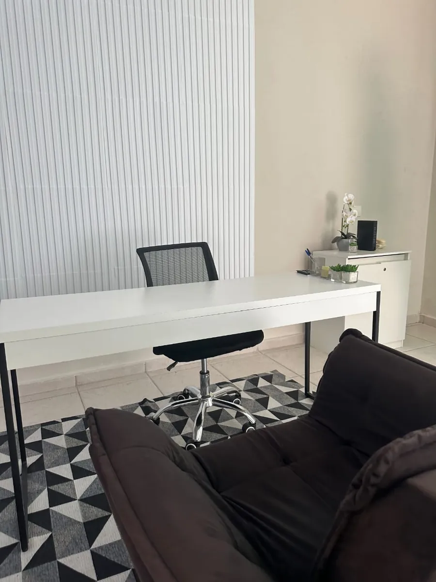 Mesa de atendimento do consultório